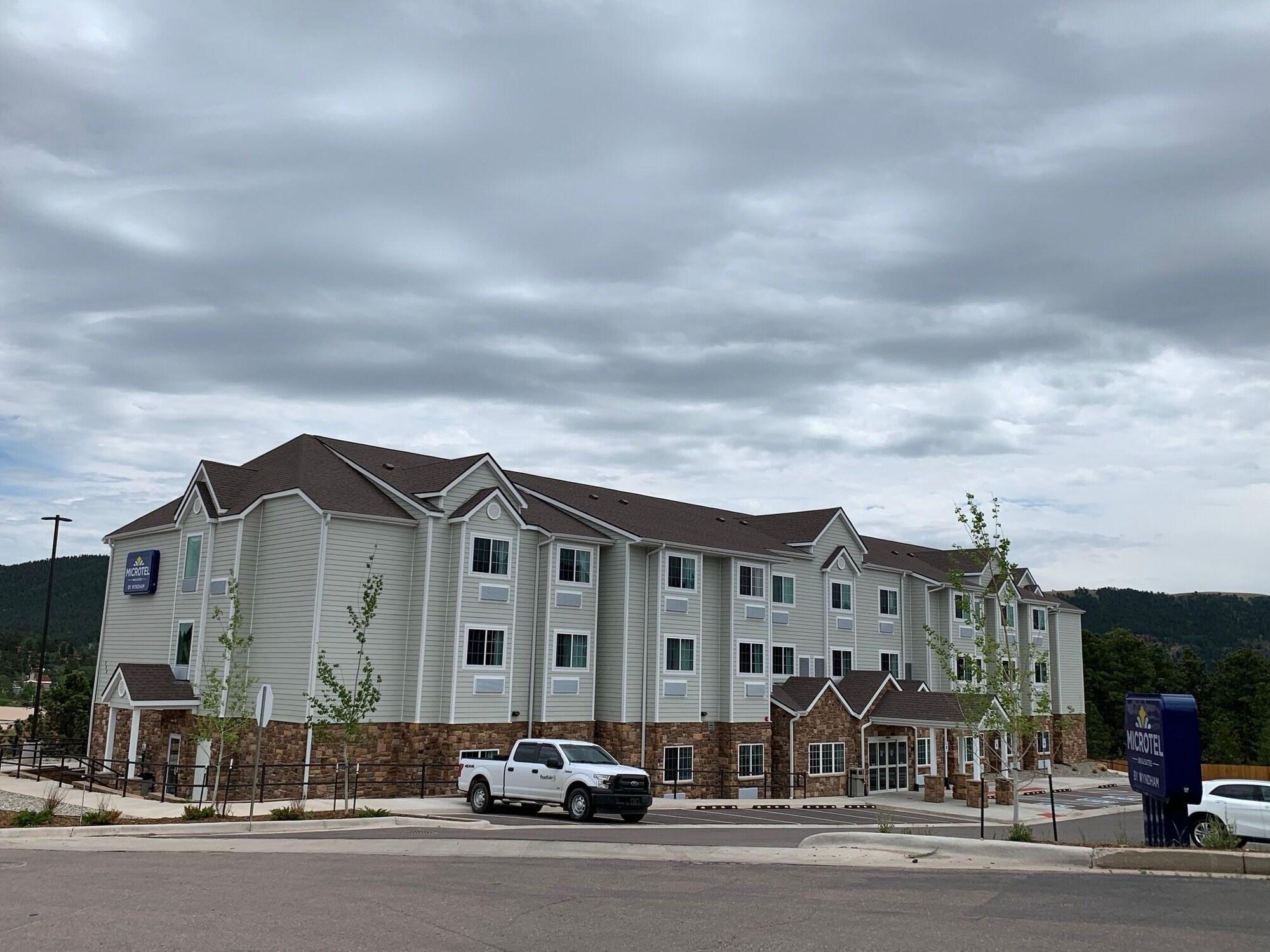 Microtel Inn & Suites By Wyndham Woodland Park Exterior photo